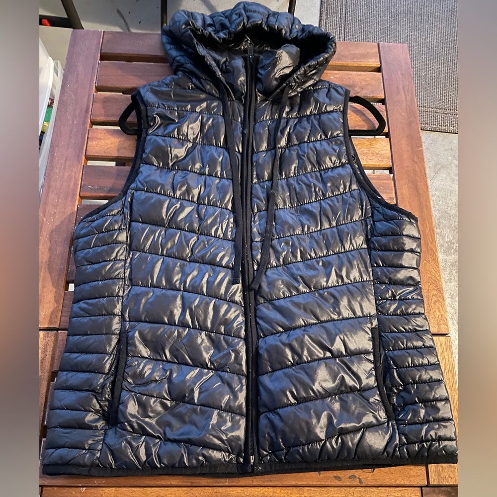 Old Navy Activewear Puffer Vest
